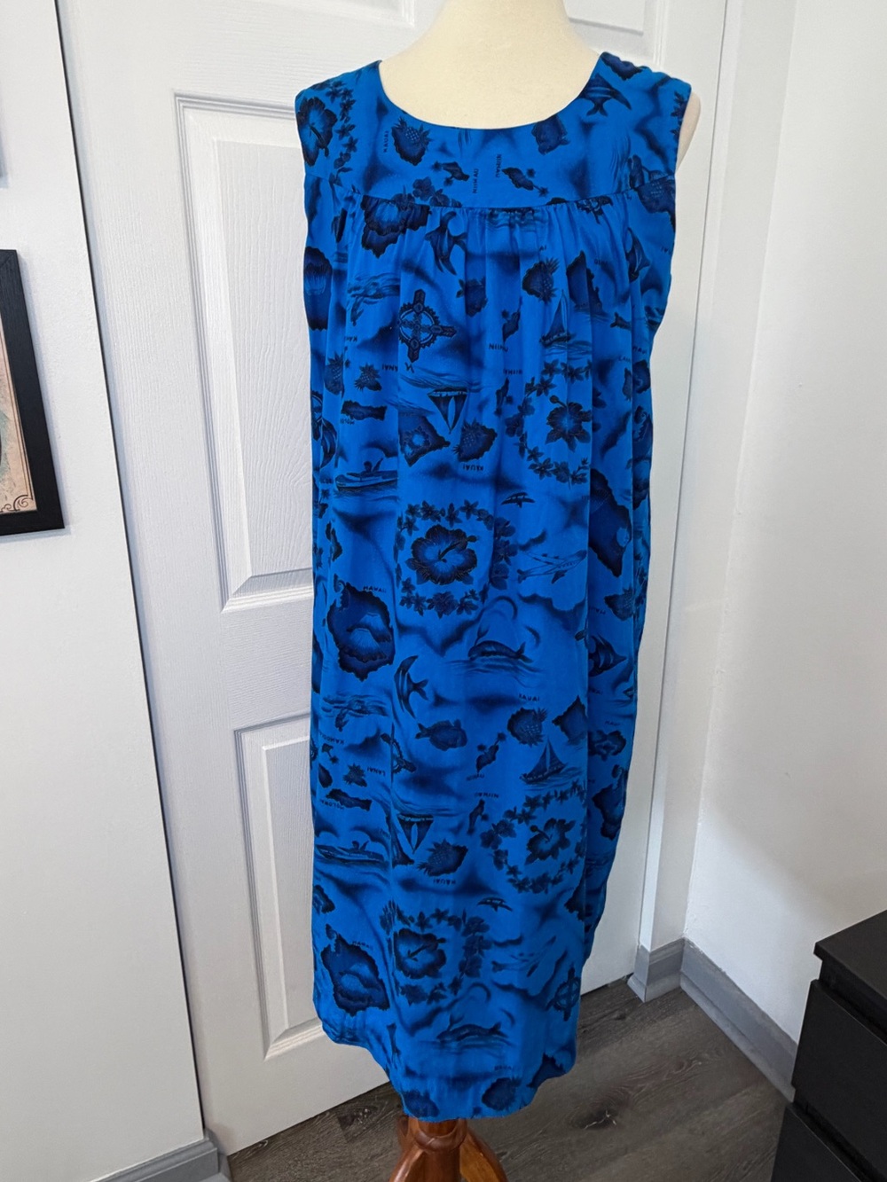 Vintage 60s Hawaiian Muumuu Deep Cobalt Blue Island Print Ui Maikai